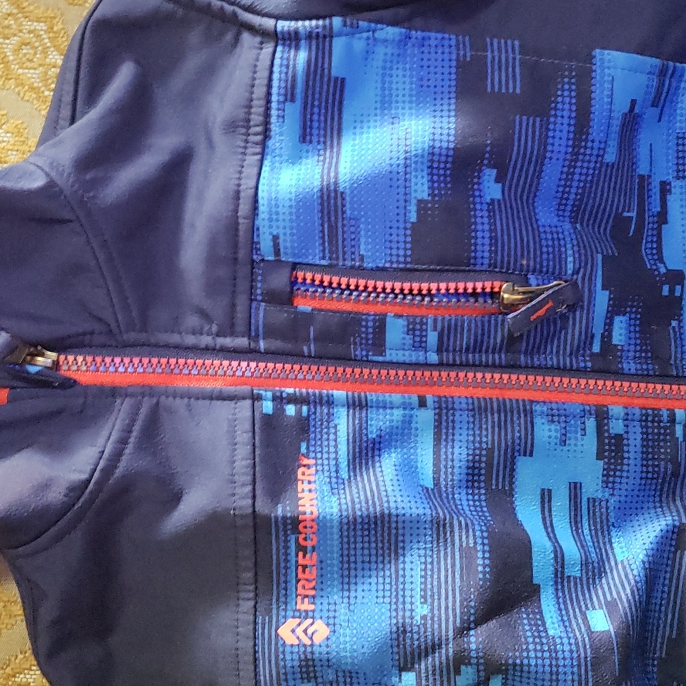 Free Country light weight jacket. - Picture 2 of 3